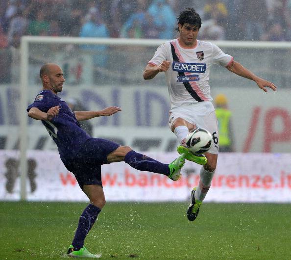 Munoz in un contrasto con Borja Valero (Getty Images)
