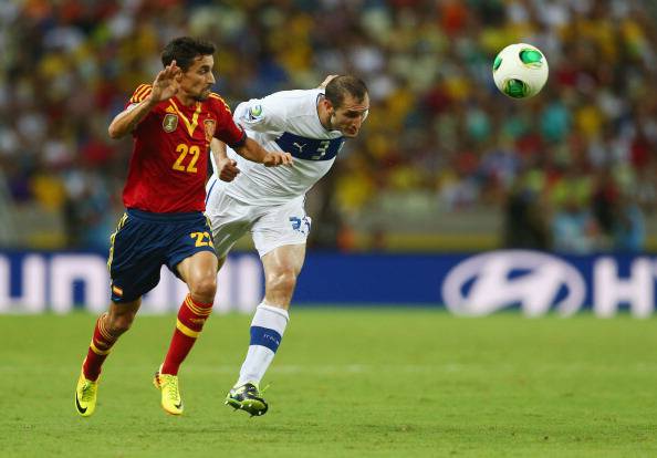 Giorgio Chiellini in corsa con Jesus Navas - Getty Images
