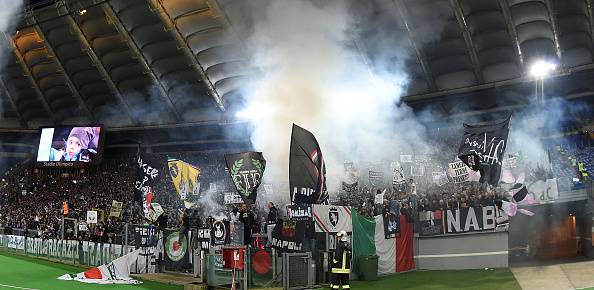 Tifosi della Juventus all'Olimpico (getty images)