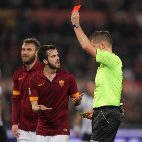 Orsato espelle Torosidis e Pjanic protesta (getty images)