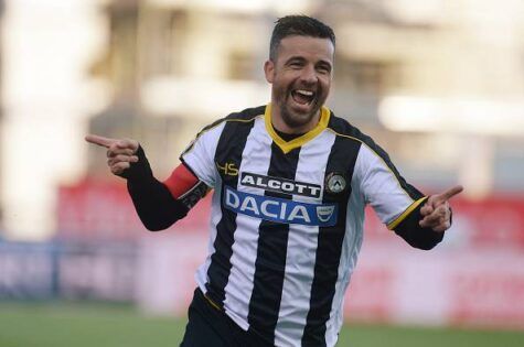 UDINE, ITALY - OCTOBER 26:  Antonio Di Natale of Udinese Calcio celebrates after scoring  his opening goal during the Serie A match between Udinese Calcio and Atalanta BC at Stadio Friuli on October 26, 2014 in Udine, Italy.  (Photo by Dino Panato/Getty Images)