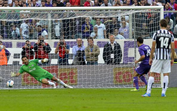 Giuseppe Rossi segna uno dei gol alla Juve Getty Images)