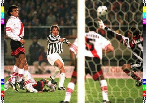 Alessandro Del Piero segna il gol decisivo al River Plate ©Getty Images