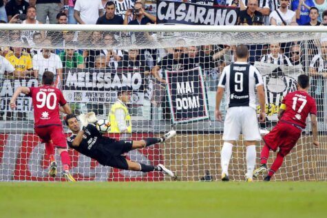 Buffon para un rigore in Juventus-Cagliari © Getty Images