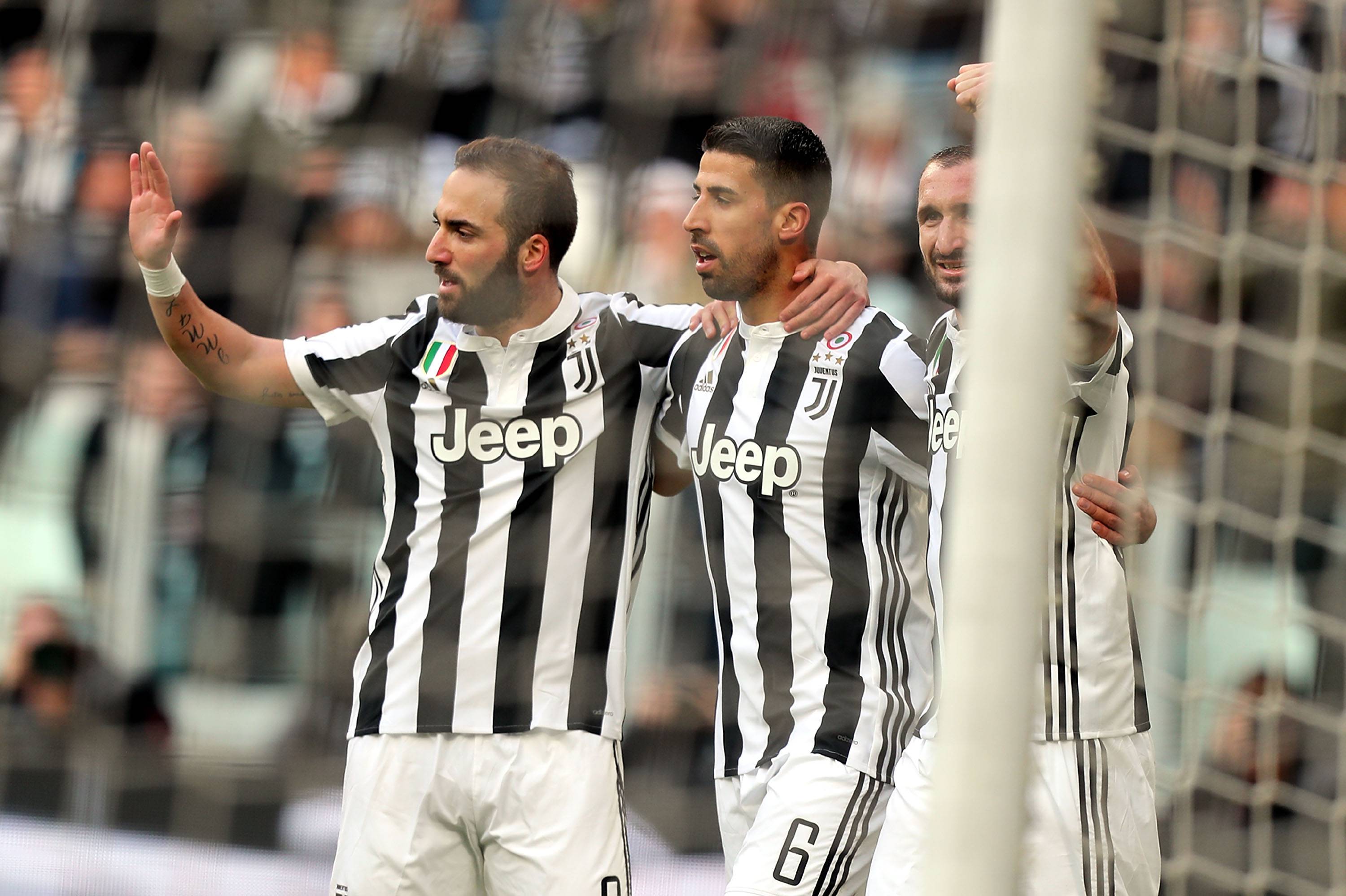 Esultanza Higuain, Khedira e Chiellini