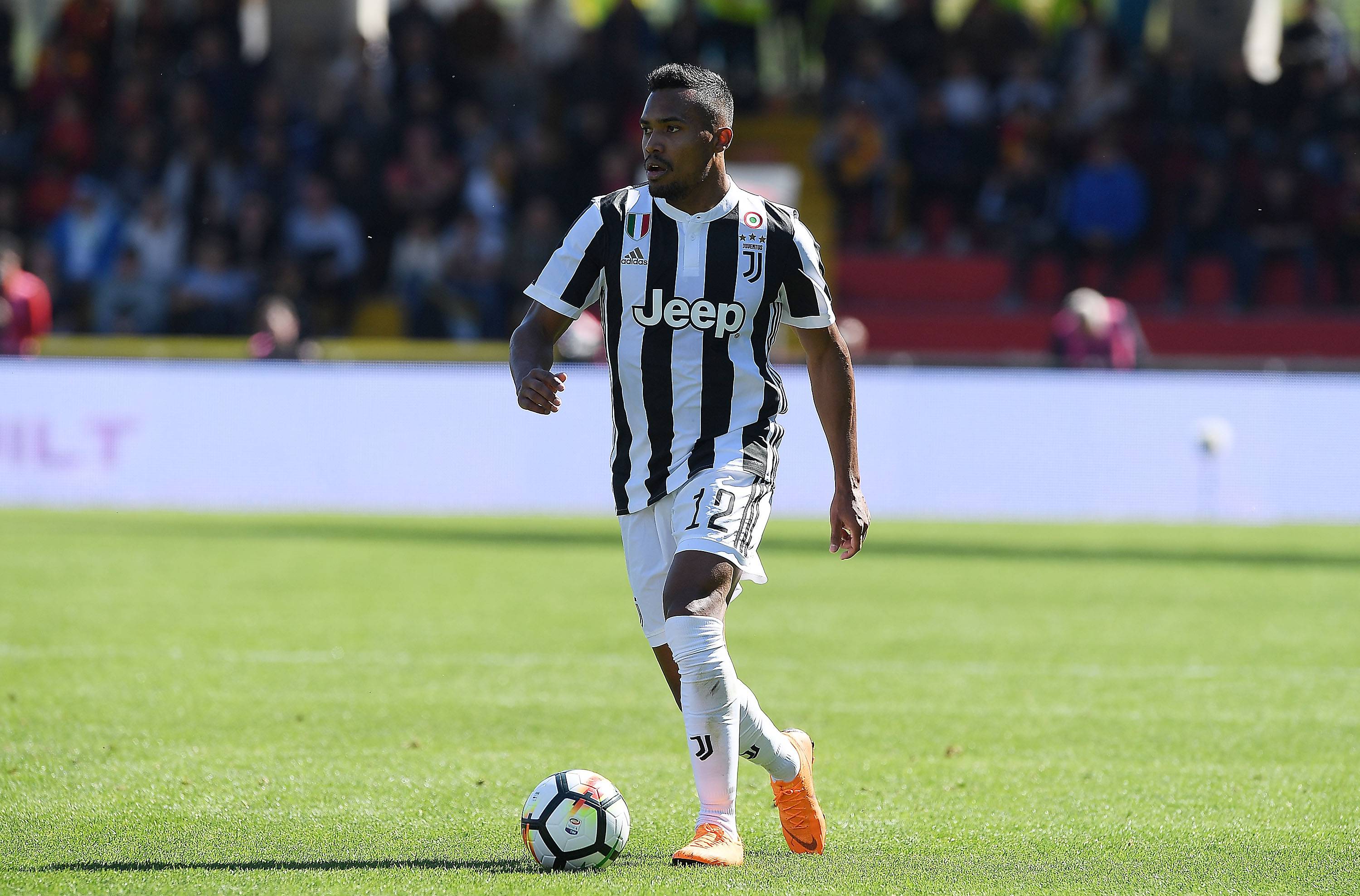 Alex Sandro calciomercato juventus terzino sinistro