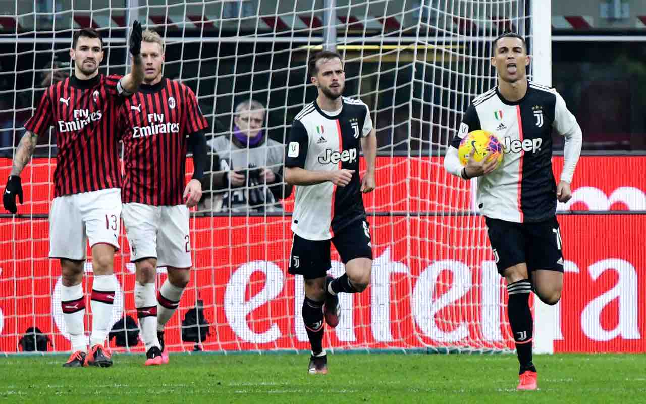 Ronaldo esulta dopo il gol su rigore realizzato al Milan