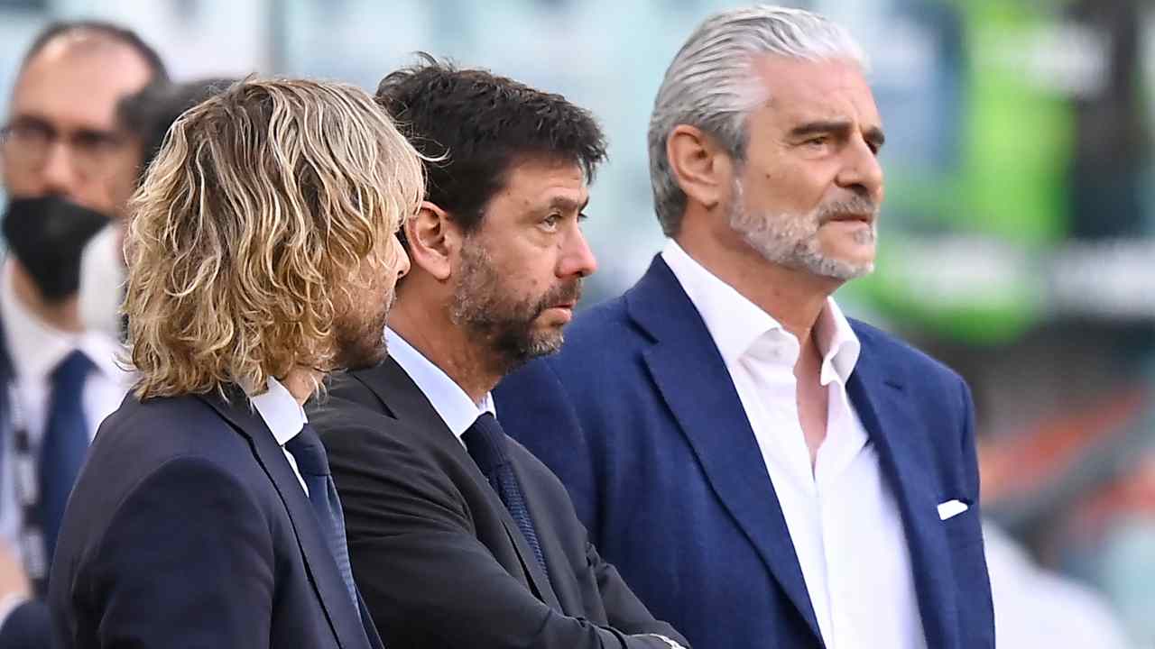 Calciomercato, la Juventus si rifà il look: “Colpaccio alla Giroud”