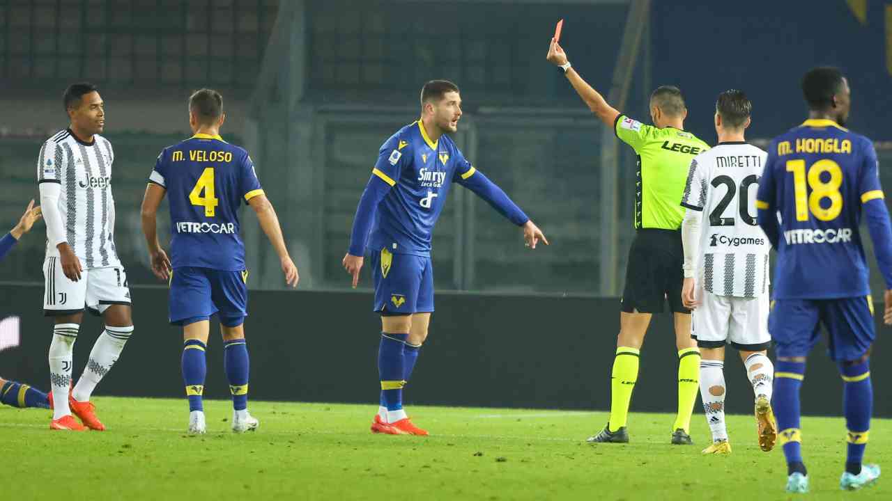 TV PLAY | Juventus, caos arbitrali: “Dobbiamo ritornare alla vecchia regola”