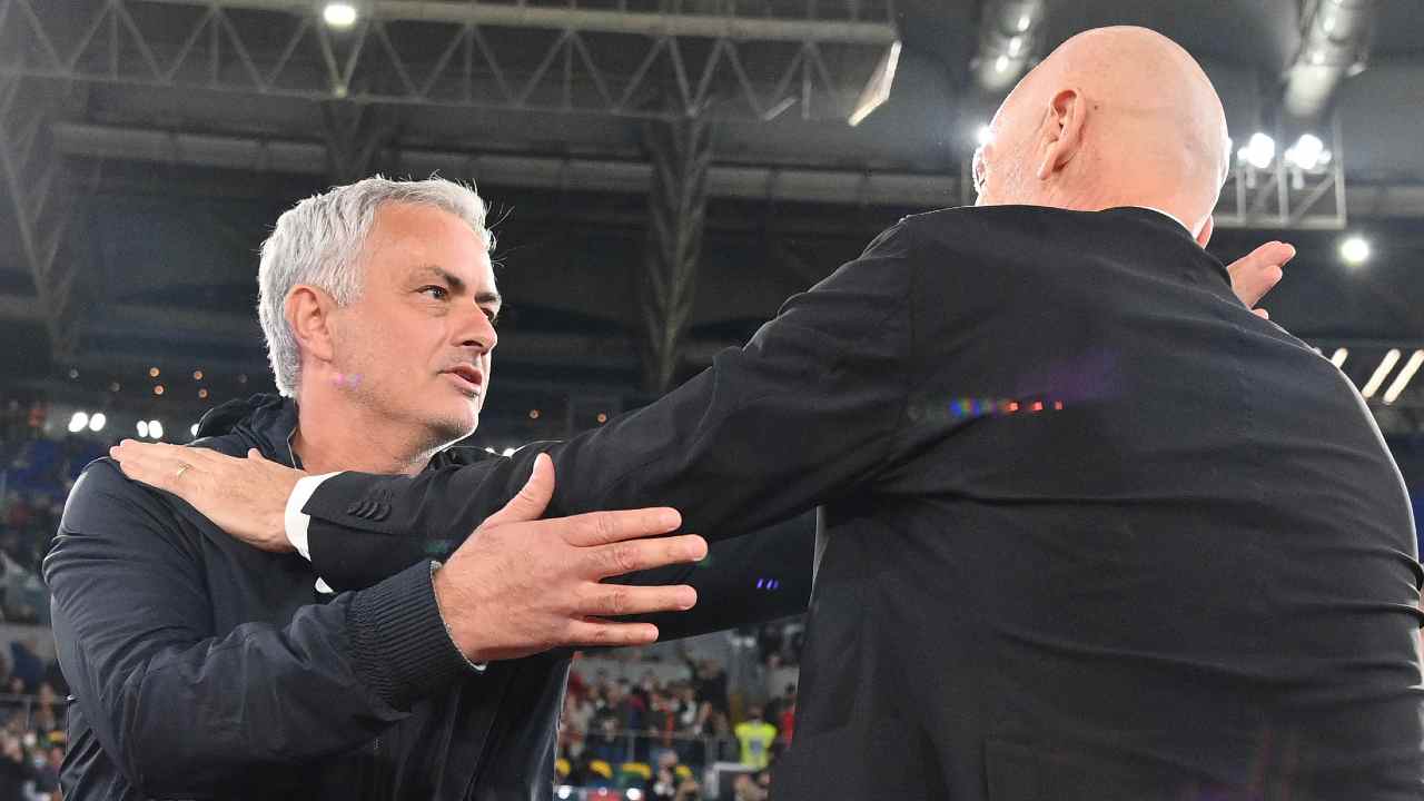 Calciomercato, Pioli e Mourinho beffati: irrompe la Juventus