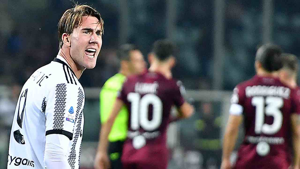 Juventus, Vlahovic tiene in ansia Allegri: le condizioni del serbo