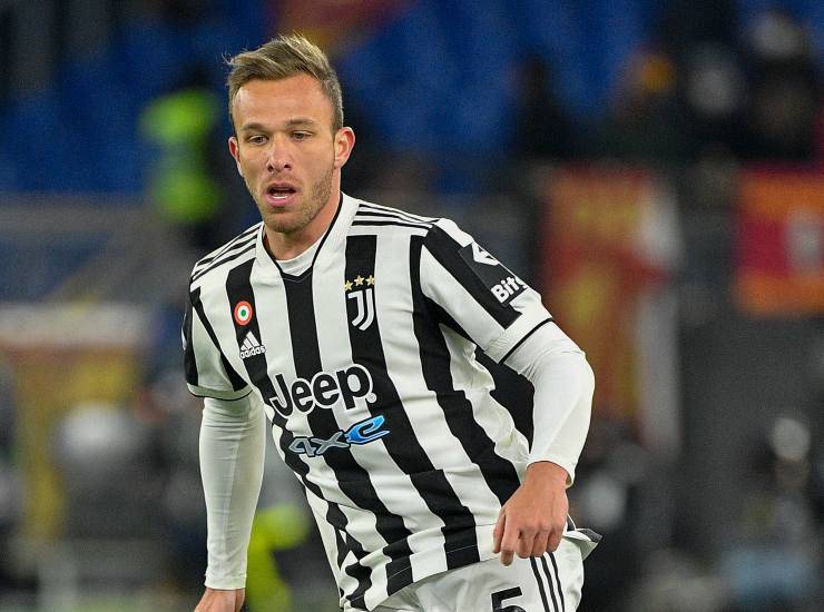 Arthur, l'agente parla del perché il brasiliano ha lasciato la Juve.