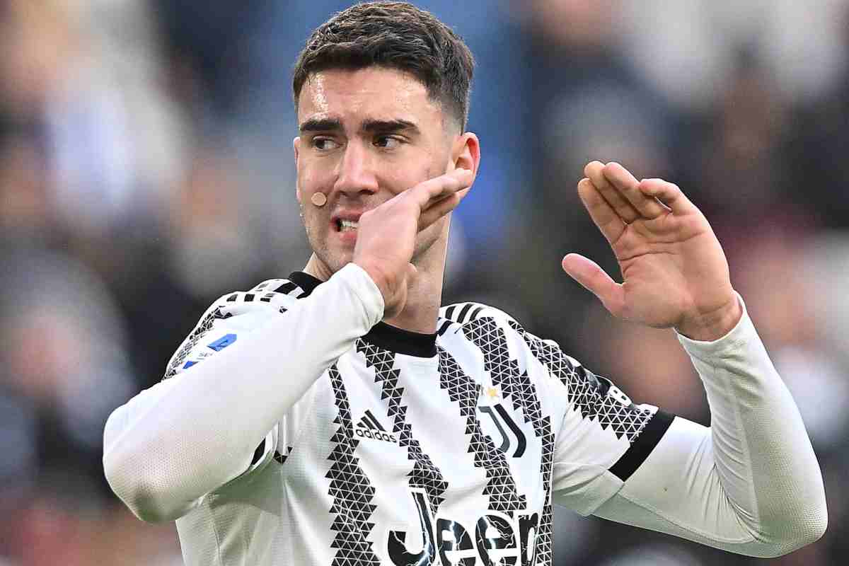 Vlahovic ha rotto con la Juventus: “Chiederà la cessione”