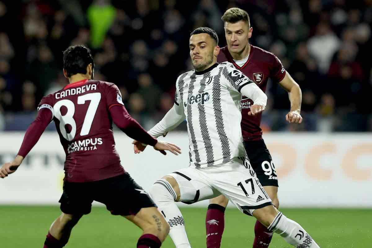 Salernitana-Juventus, scintille nel finale: pallonata e parapiglia immediato