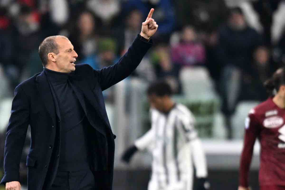 "Gioca con il Torino": caos Juventus, bufera all'intervallo