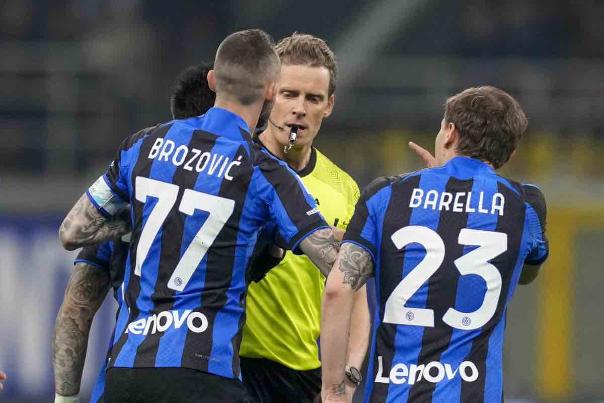 Inter Juventus proteste Brozovic e Barella con Chiffi