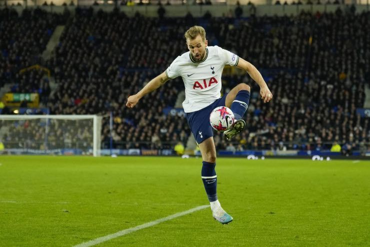 Kane supera Vlahovic per l'approdo al Man.United