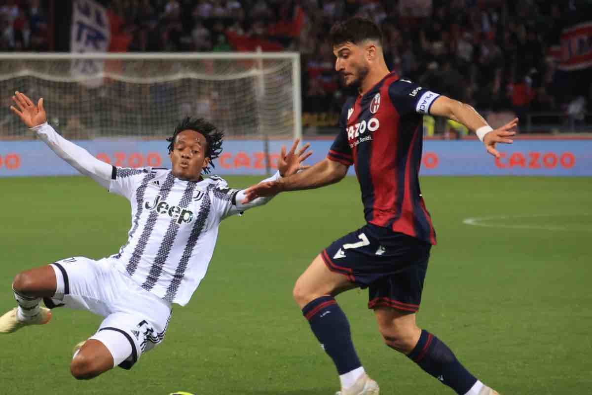 Cuadrado 'steso' dall'ex compagno alla Juventus: web in delirio