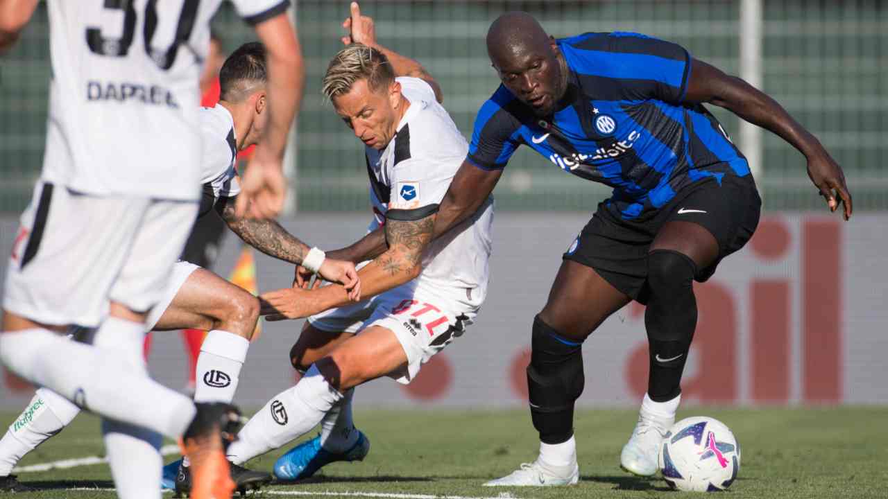 Calciomercato Juventus, Lukaku a costo zero: Giuntoli sa come fare 