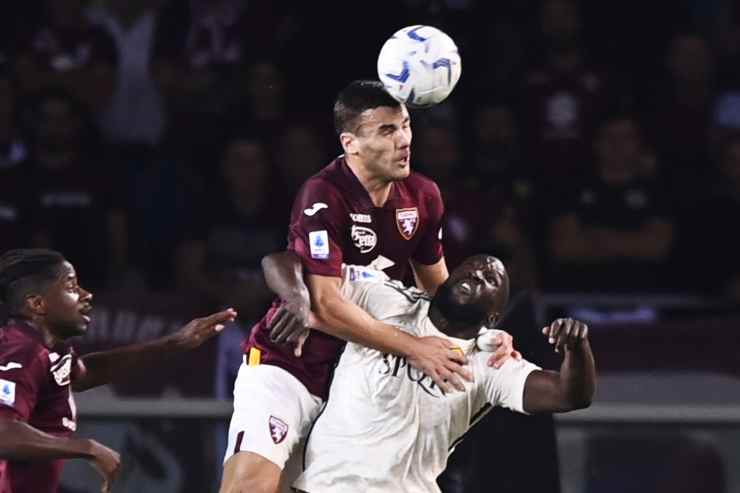 Titolarissimo KO, cambio obbligato: miraggio Juventus