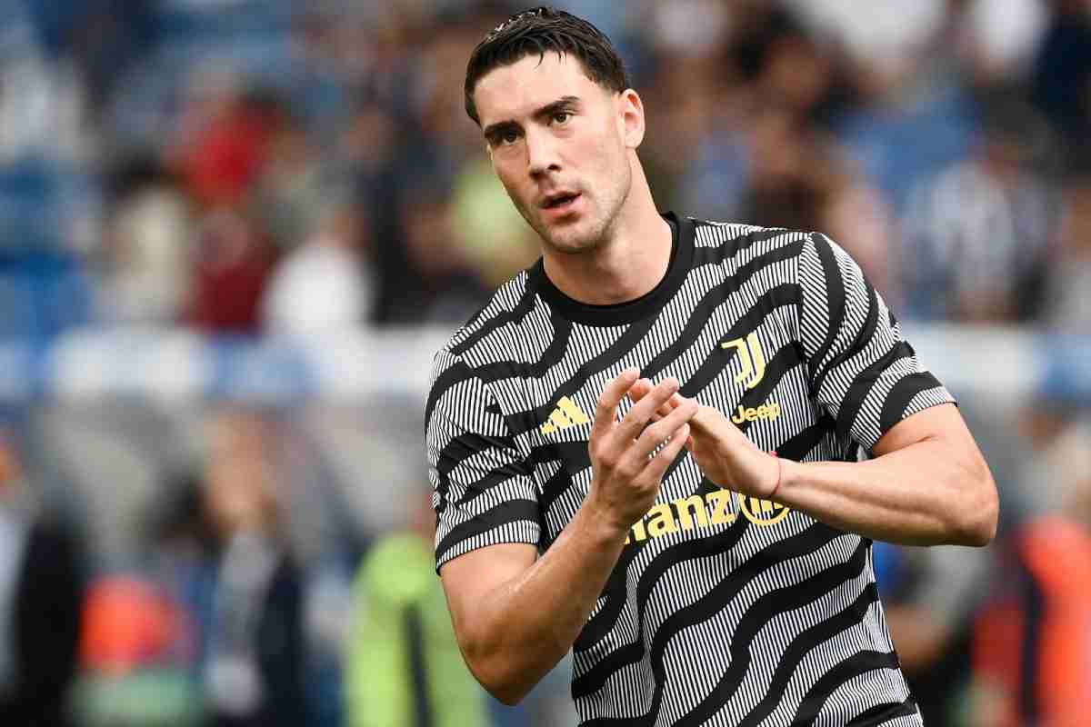 Sassuolo-Juventus, Vlahovic è una furia in panchina: la ‘manata’ è fragorosa