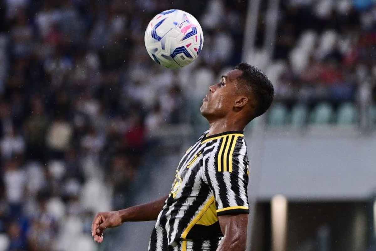 Alex Sandro torna in Brasile 