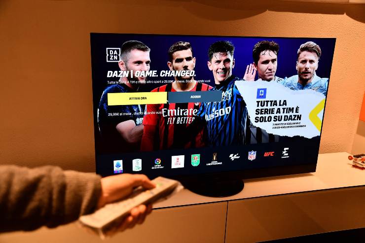 Dazn allenta la presa: partite in chiaro a costo zero