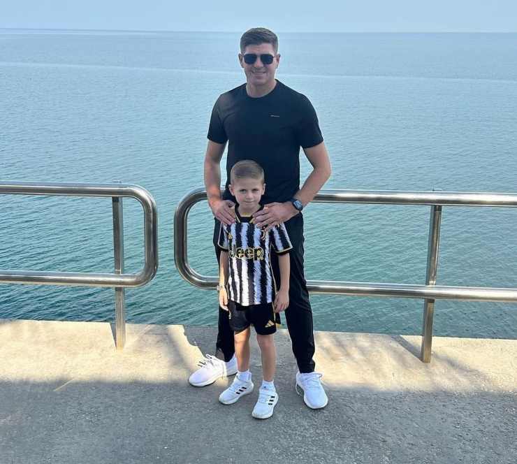 Gerrard, il cuore dice Juve: scatto virale, tifosi in estasi