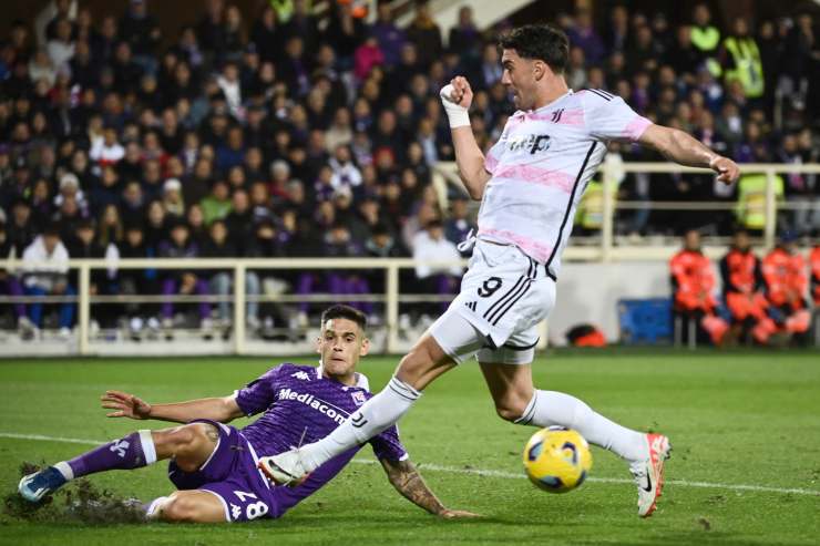 Vlahovic sbeffeggia i tifosi della Fiorentina: il video diventa virale