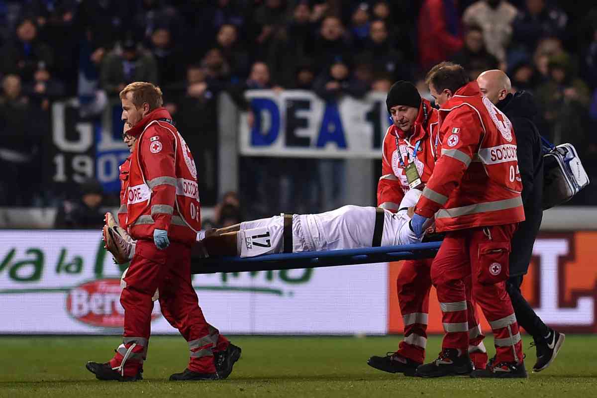 Infortunio al ginocchio esce in lacrime