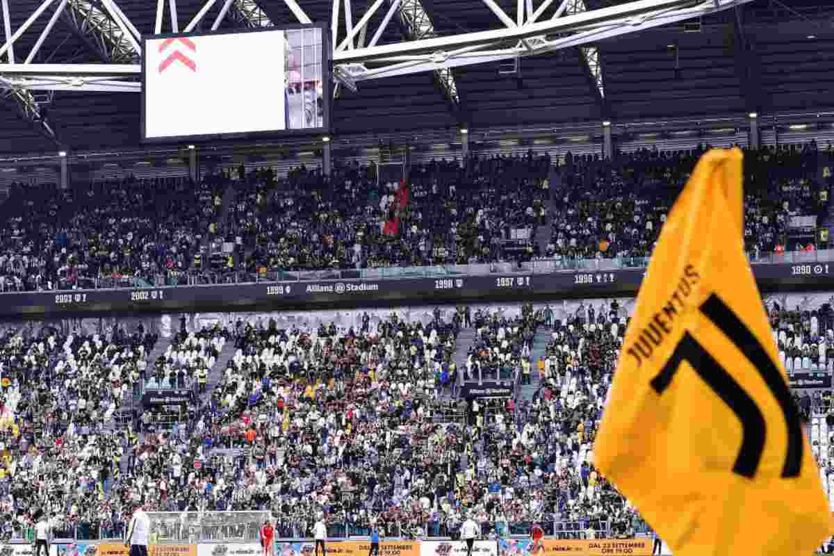 Juve, sei in cerca di idee regalo per far felice un tifoso bianconero? Sei nel posto giusto: così sì che lo sorprenderai.