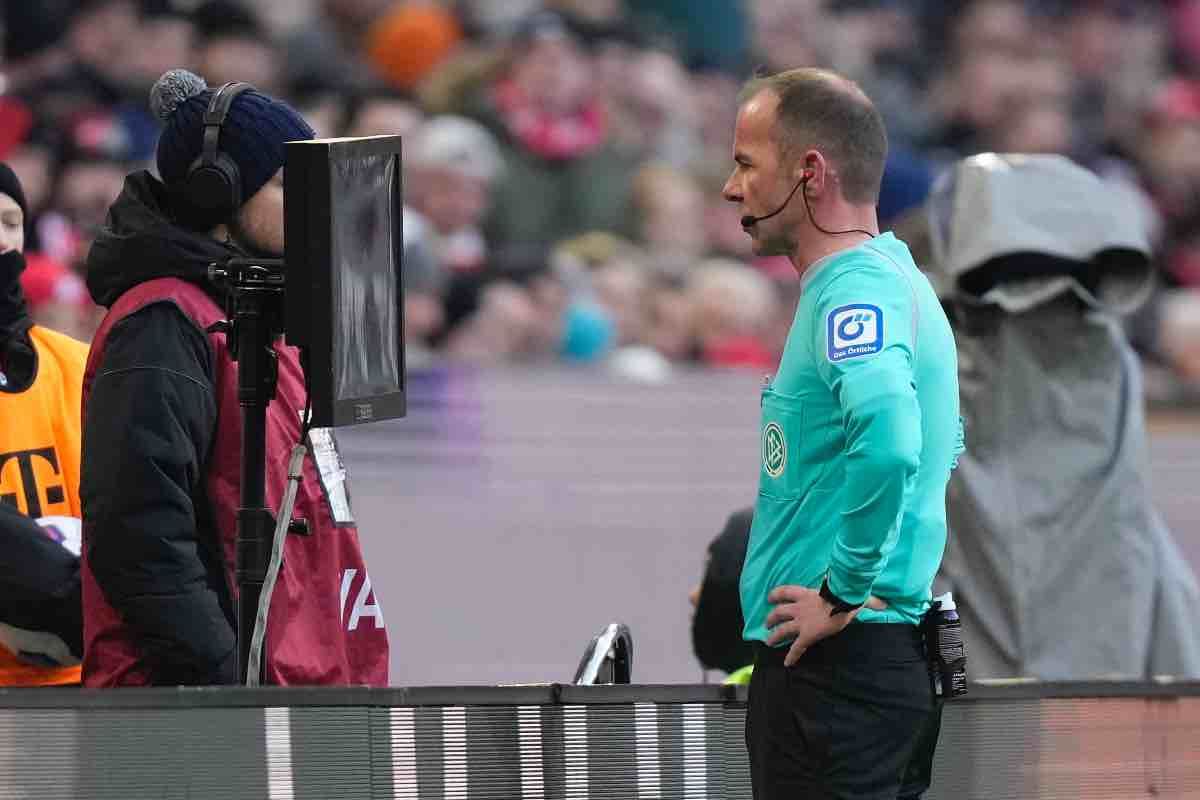 Errore clamoroso del Var: UFFICIALE, si rigioca la partita