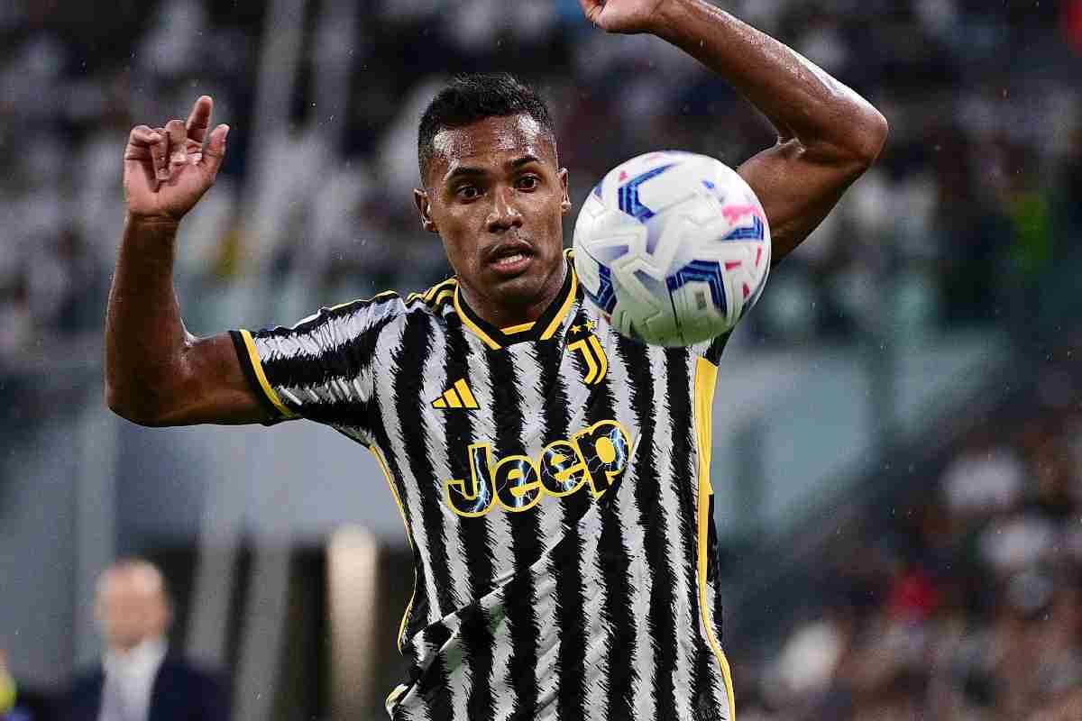 Juventus-Udinese, Allegri potrebbe schiere Alex Sandro