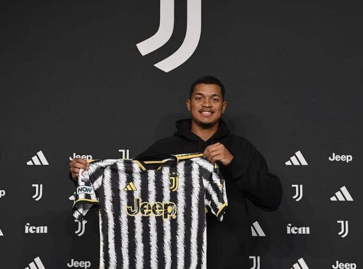 Calciomercato Juventus, un altro colpo in calcio d'angolo da parte del club bianconero: il contratto è già stato depositato.