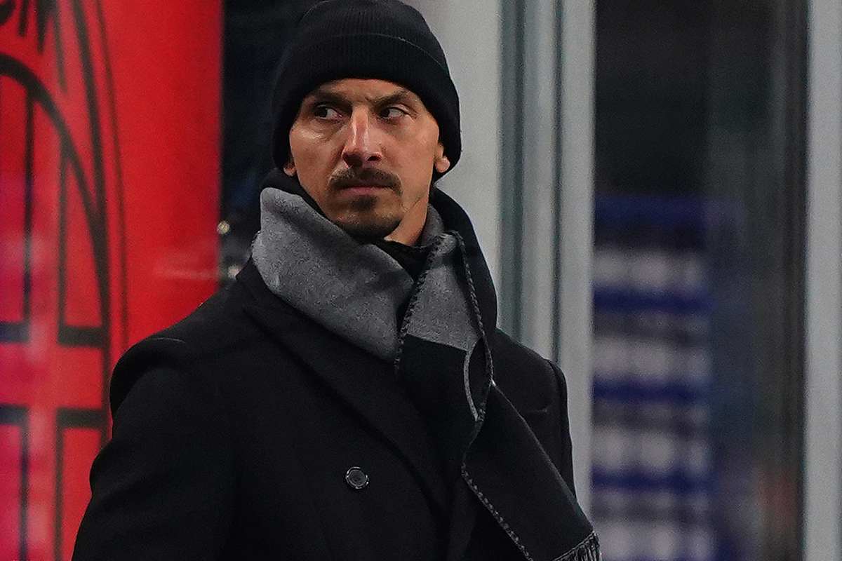 Amadeus "stende" Ibra sul palco dell'Ariston: c'entra la corsa Scudetto