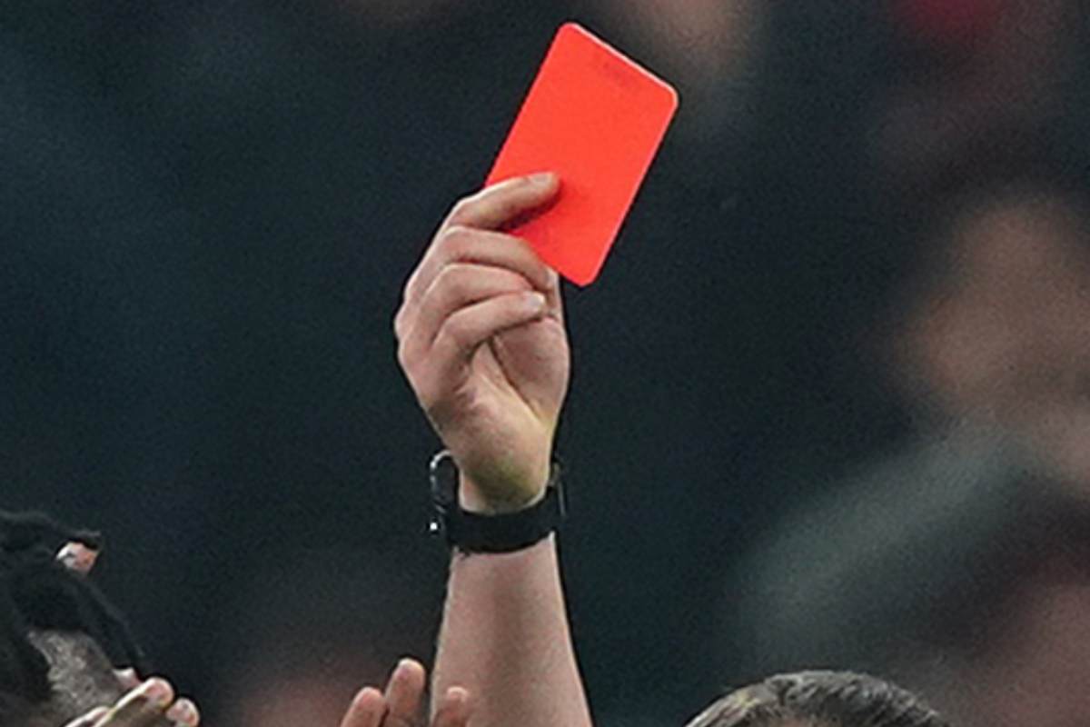 Errore tecnico dell'arbitro: UFFICIALE, si "gioca" un'altra partita