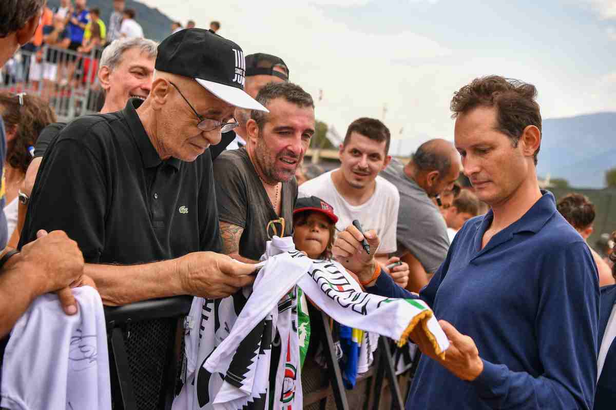 Ci mette la firma John Elkann. E' sempre più forte