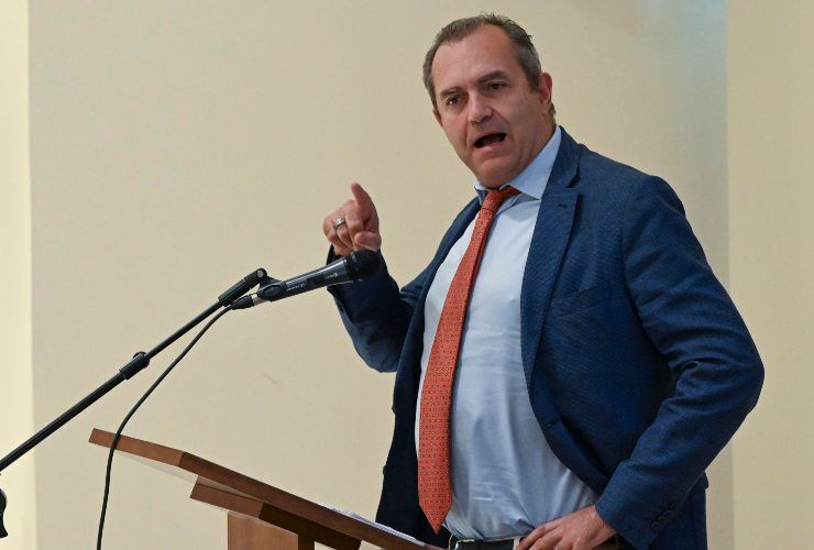 "Non può esistere che a Napoli uno sia tifoso della Juve"