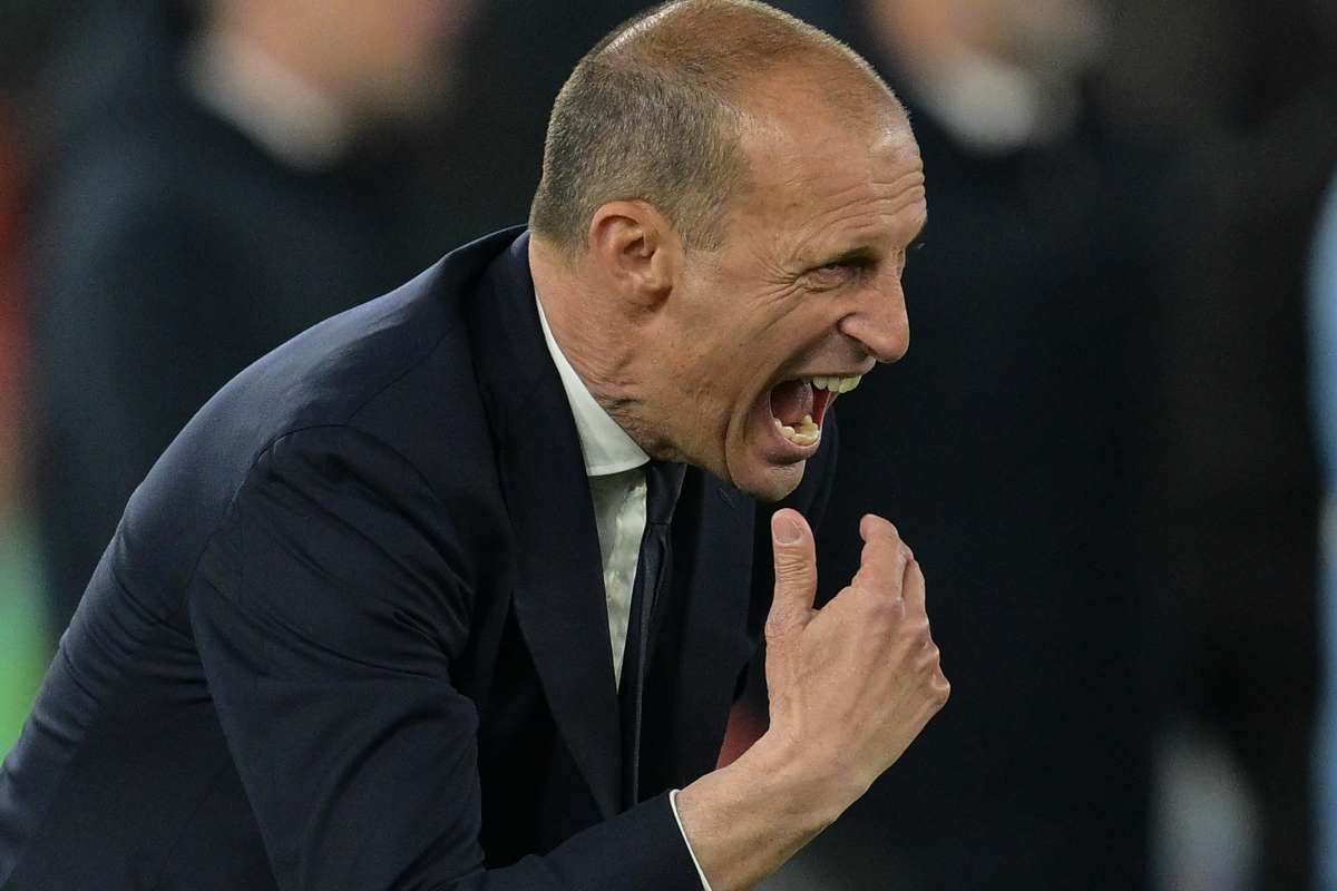 Allegri nuovo allenatore del Napoli, regalo indigesto: "È un pacco"