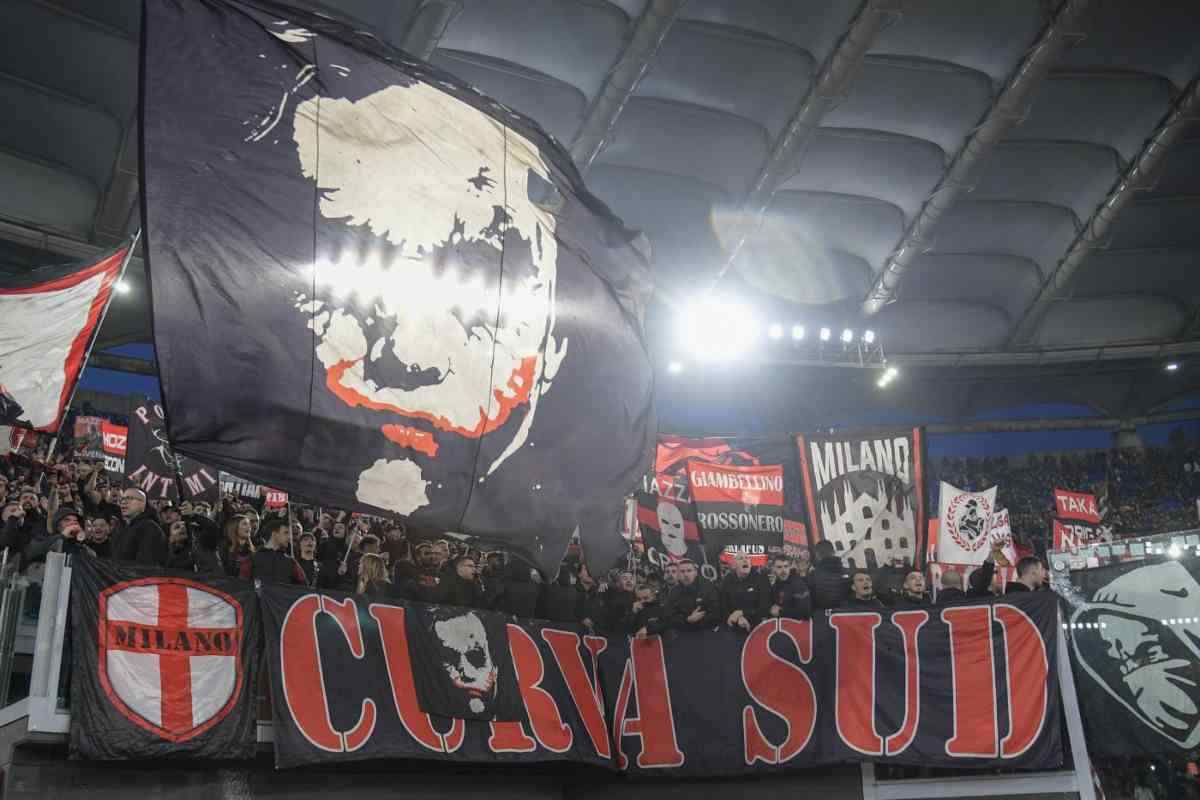 Tifosi del Milan a bocca aperta per il ritiro