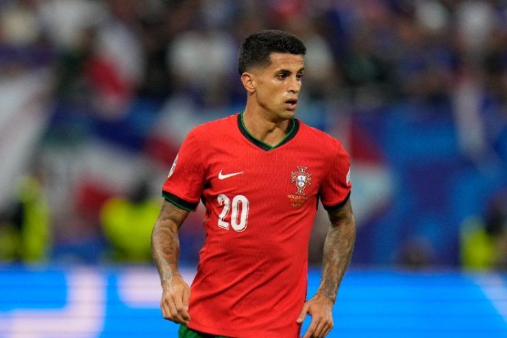 Cancelo proposta ad Inter e Juventus