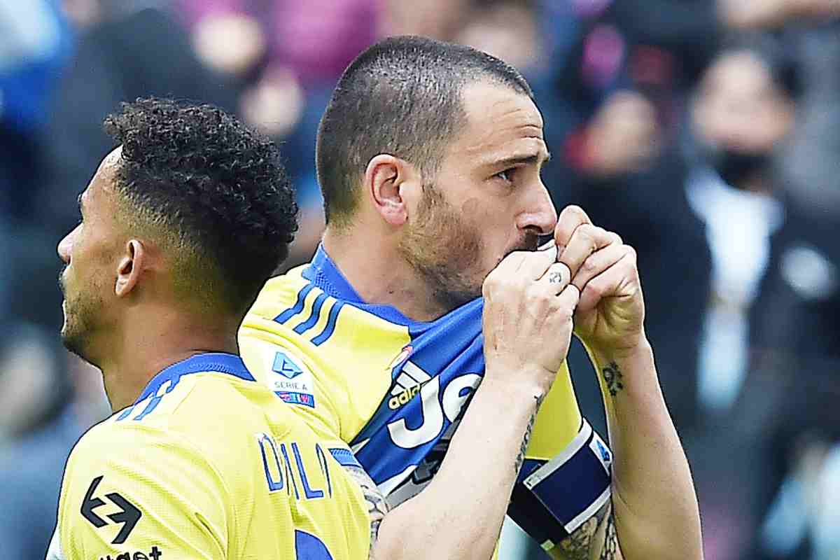 Bonucci bacia la maglia della Juve
