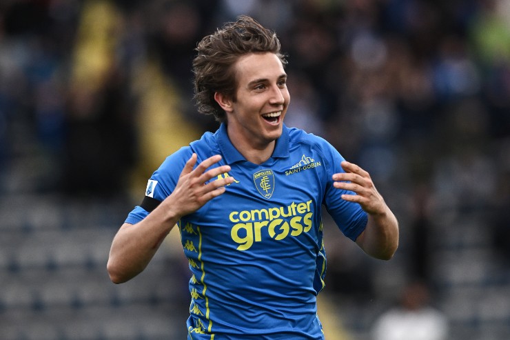 Jacopo Fazzini esulta dopo la rete con l'Empoli