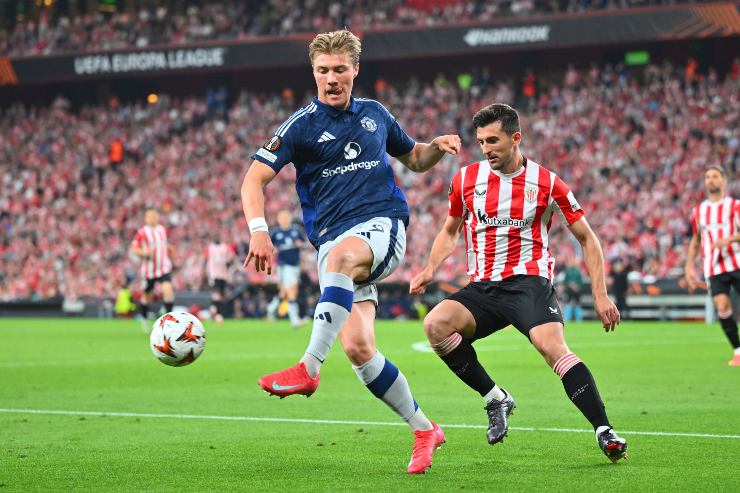Rasmus Hojlund in azione con il Manchester United