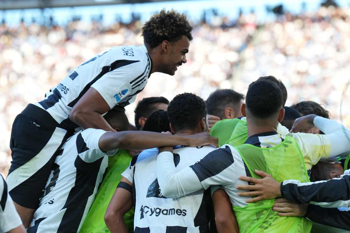 L'esultanza dei calciatori della Juventus dopo il gol