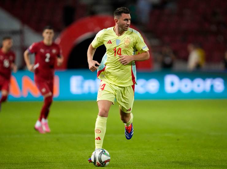 Il difensore Aymeric Laporte con la Spagna