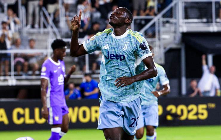 Randal Kolo Muani esulta dopo un gol al Mondiale per Club