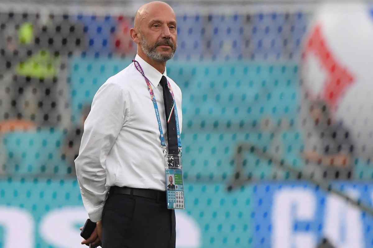 Gianluca Vialli nel ruolo di capo delegazione della Nazionale