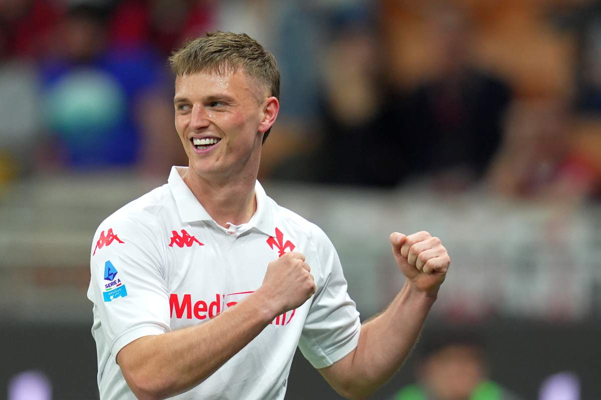 Albert Gudmundsson sorride