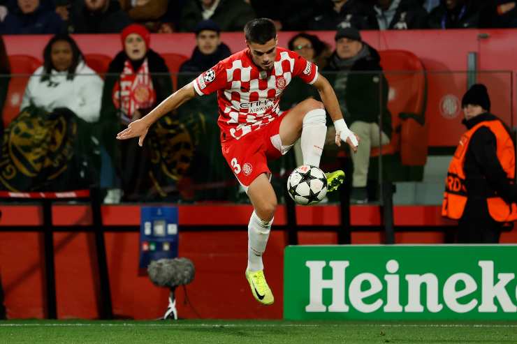 Gutierrez stoppa un pallone per poi gestirlo